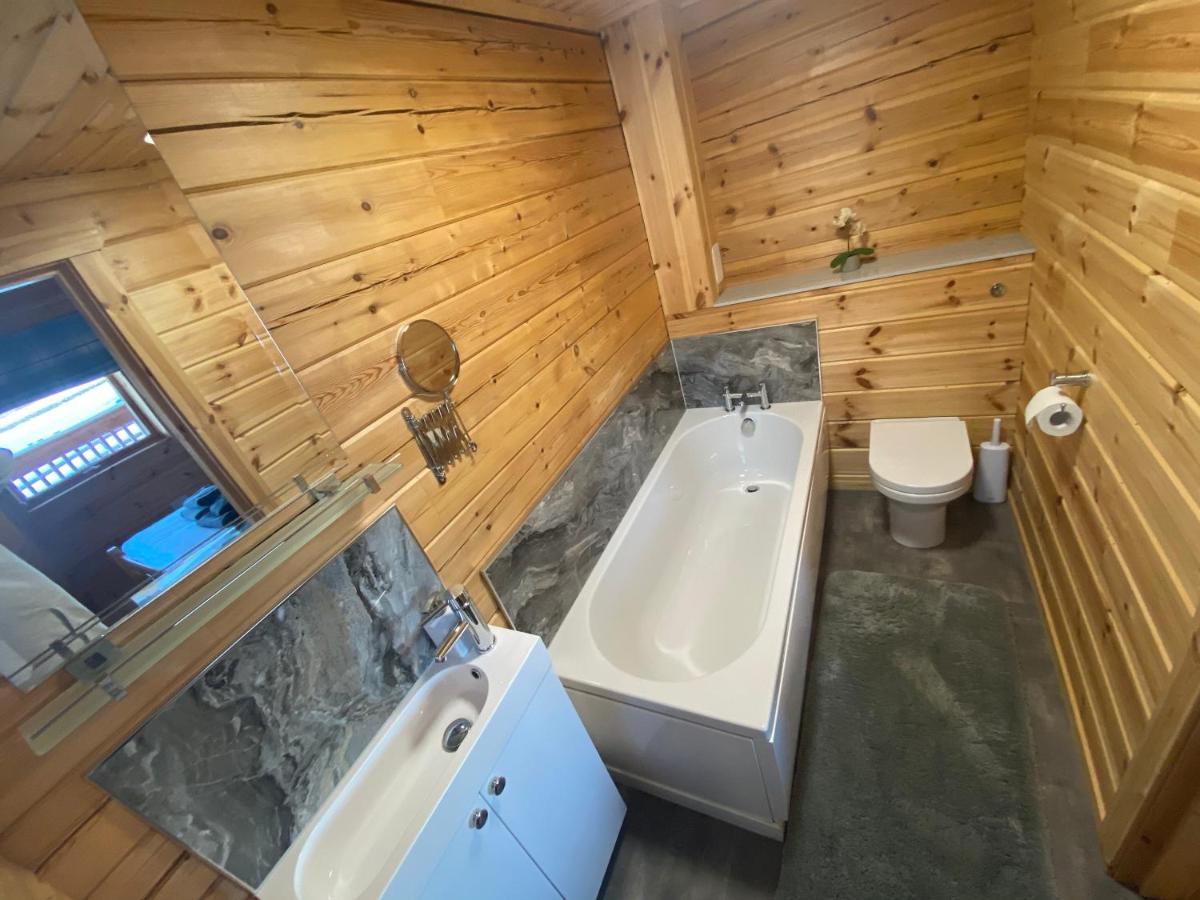 Pine Lodge Gorebridge Buitenkant foto